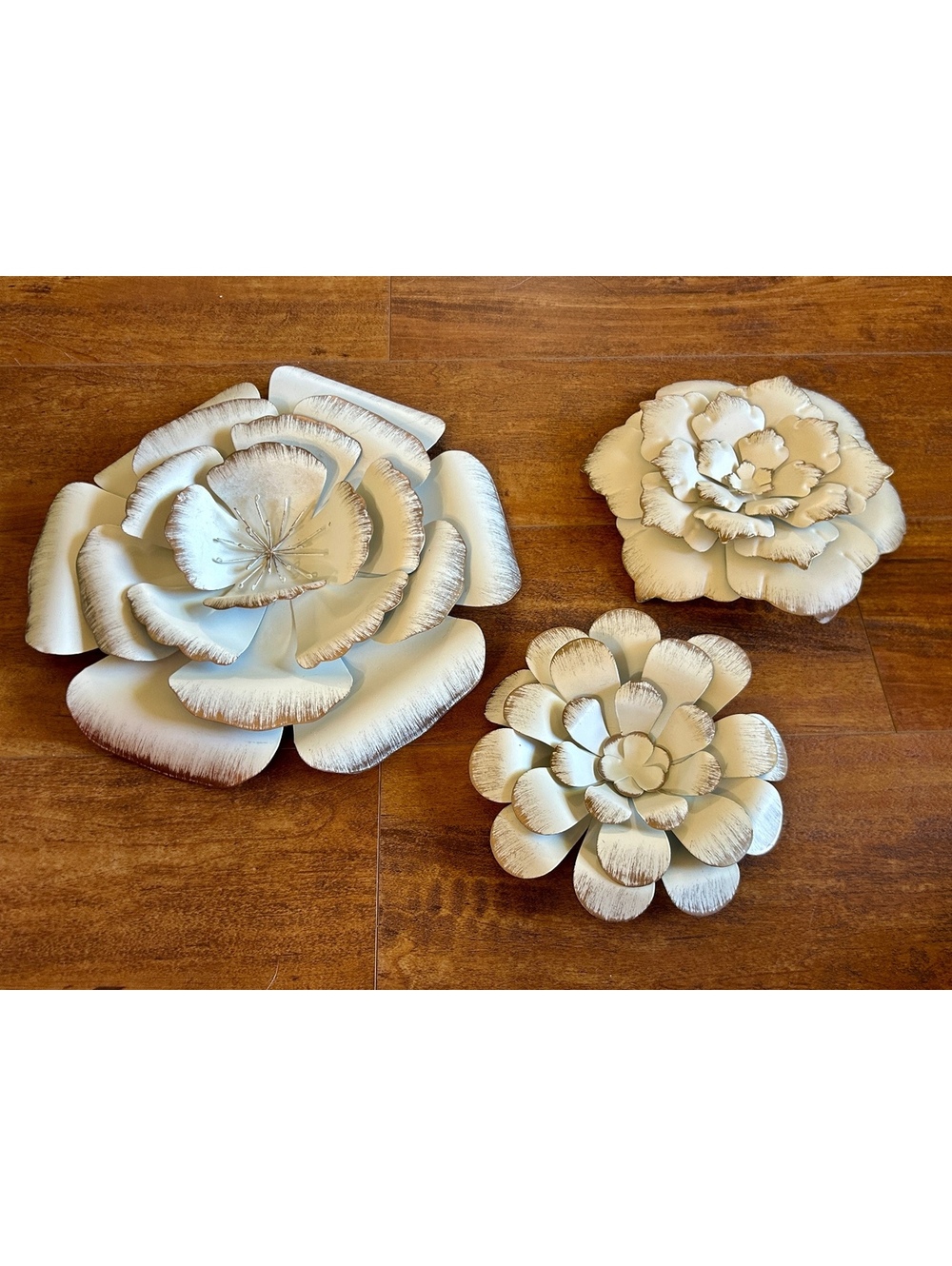 Set of 3 Metal Wall Flower Decor in White with Brown Accents